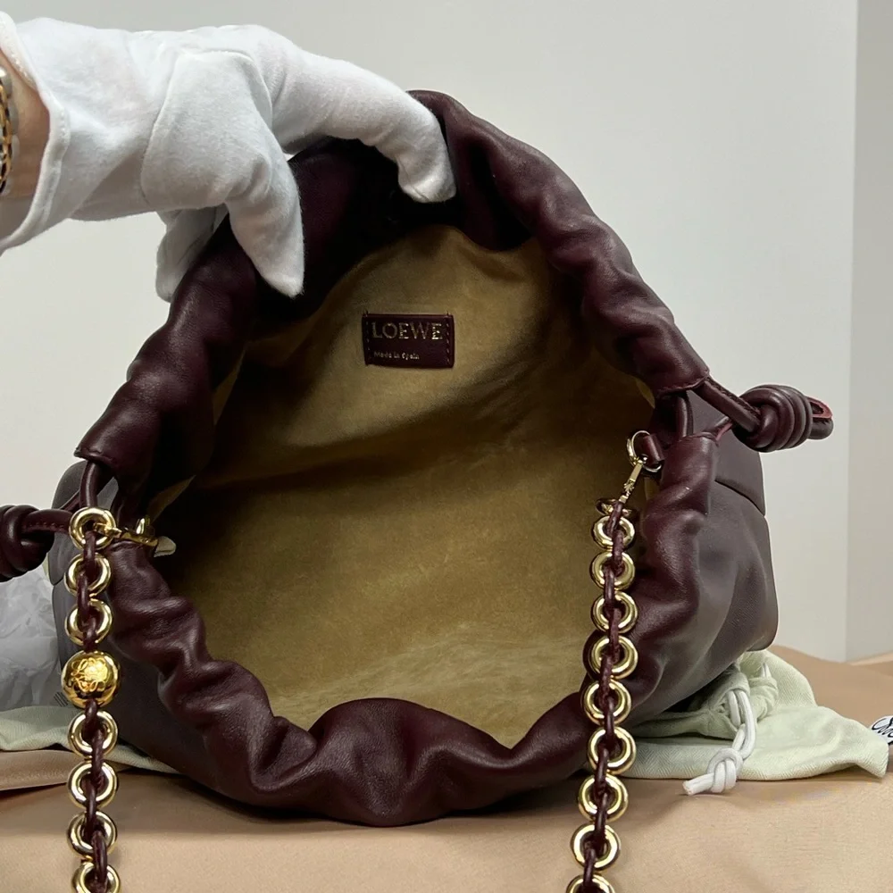 BURGUNDY NWT LOEWE FLAMENCO BAG IN MEDIUM, Napa calfskin. - Picture 8 of 15